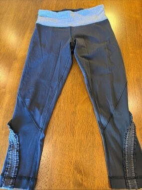 lululemon athletica dark grey Leggings with Gray Waistband & Ruffle Hem